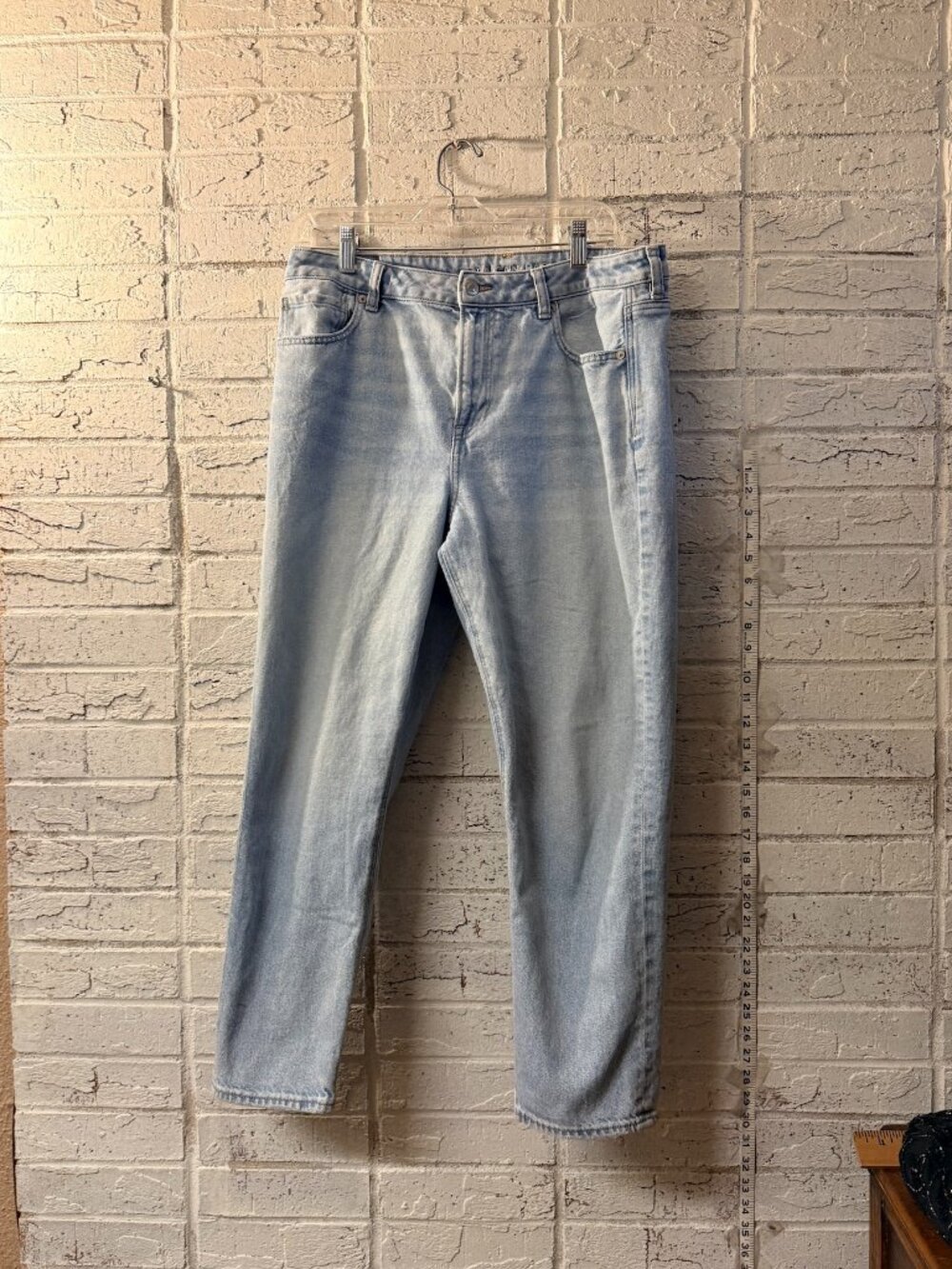 American Eagle Womens 12 Short Mom Jeans Strigid High Rise Light Wash Denim